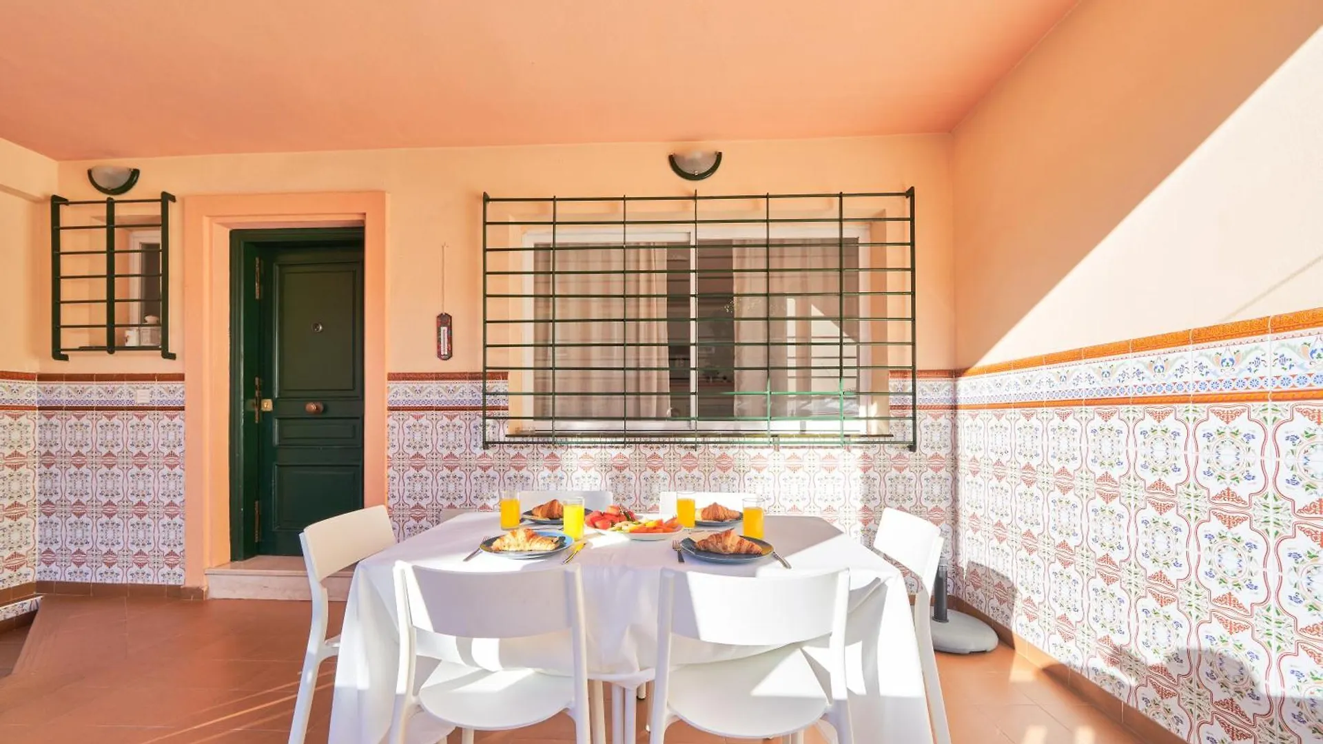 Дом отдыха Вилла Casa El Palo Seaside Heaven Малага Испания