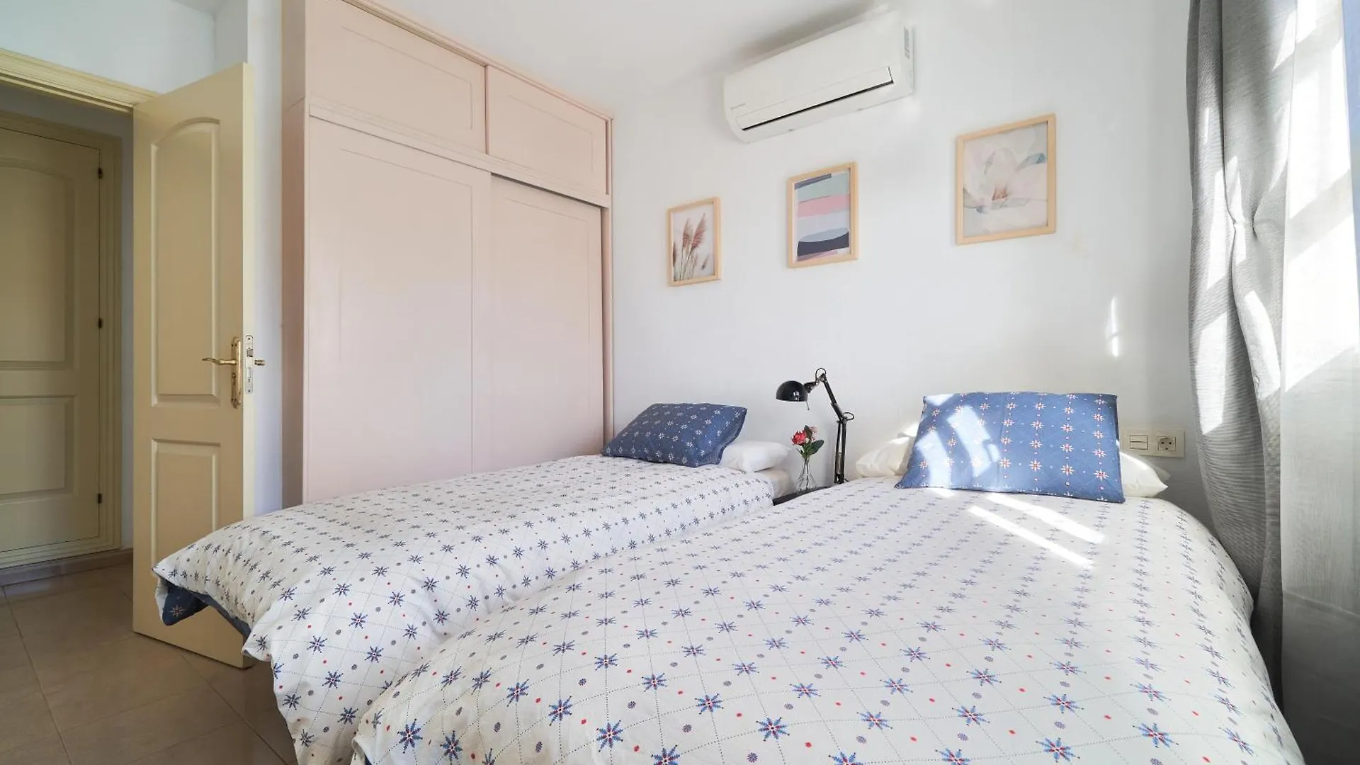 Дом отдыха Вилла Casa El Palo Seaside Heaven Малага Испания