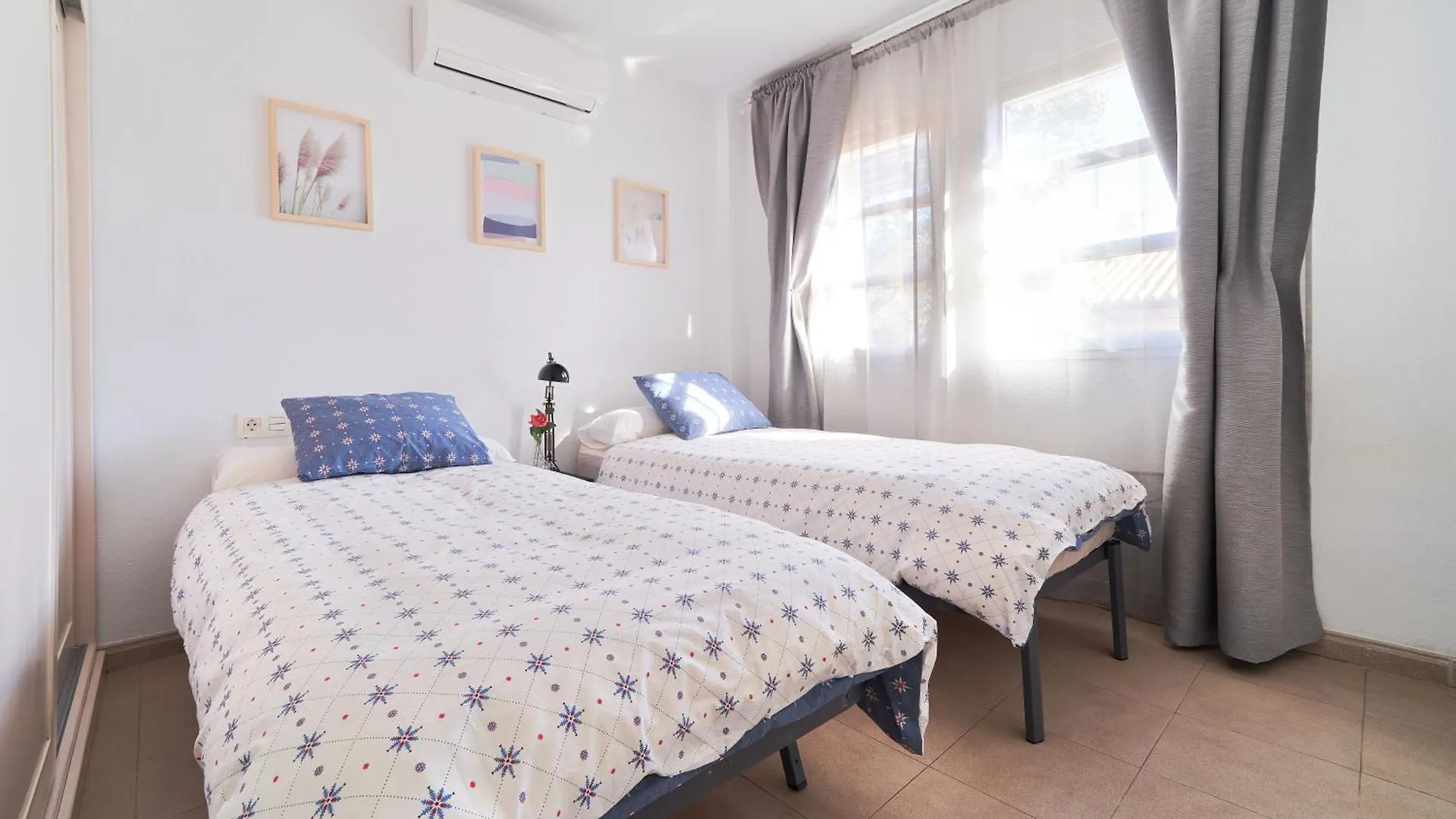 Вилла Casa El Palo Seaside Heaven Малага Дом отдыха