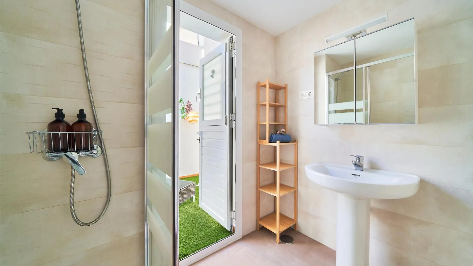 Дом отдыха Вилла Casa El Palo Seaside Heaven Малага Испания