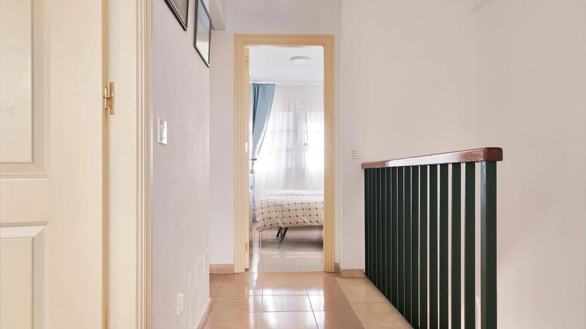 Дом отдыха Вилла Casa El Palo Seaside Heaven Малага